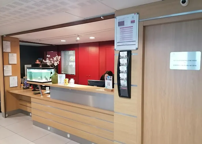 Terres De France - Appart\'Hotel Quimper Bretagne